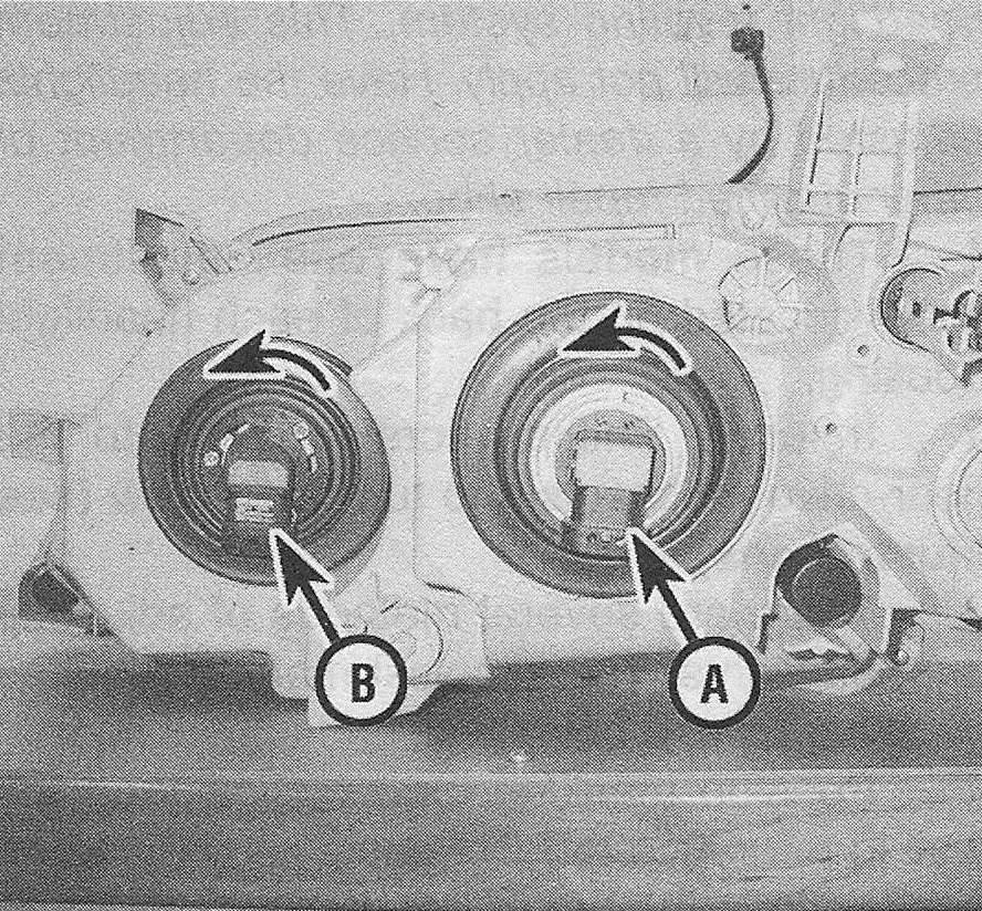 Toyota Camry Chassis electrical system | Headlight bulb - replacement